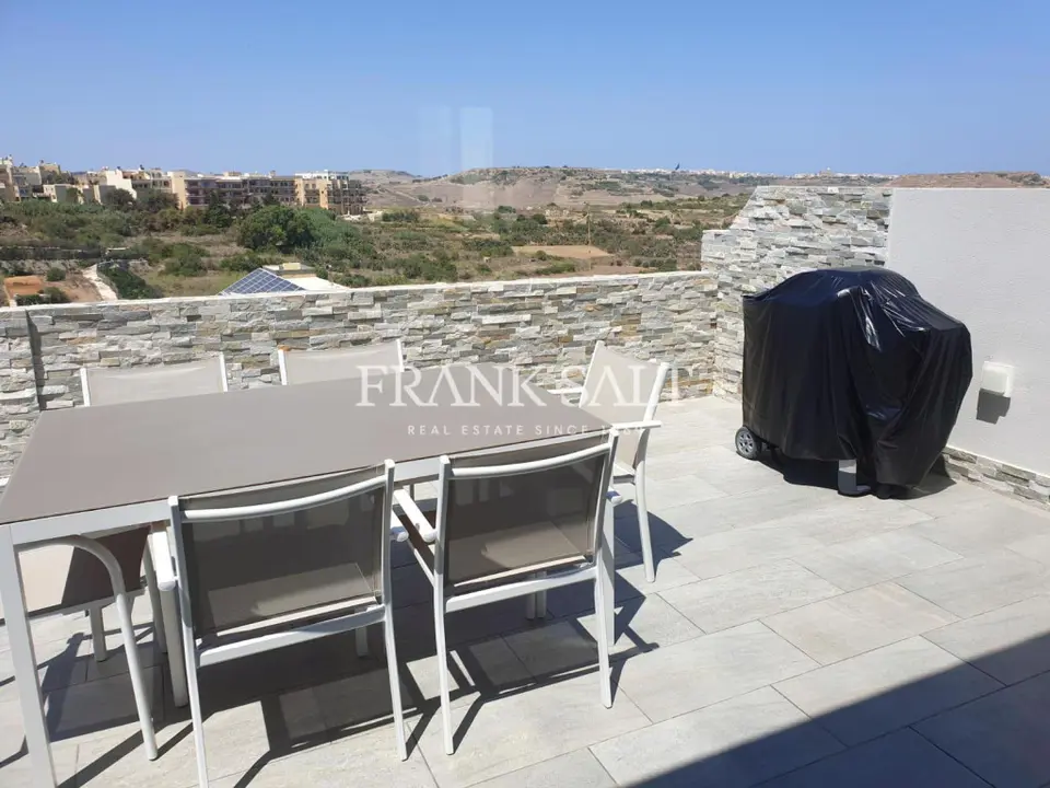 Xaghra, Furnished Penthouse
