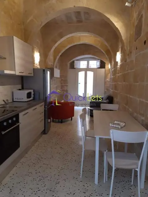 2 bedroom Maisonette to rent in Qormi