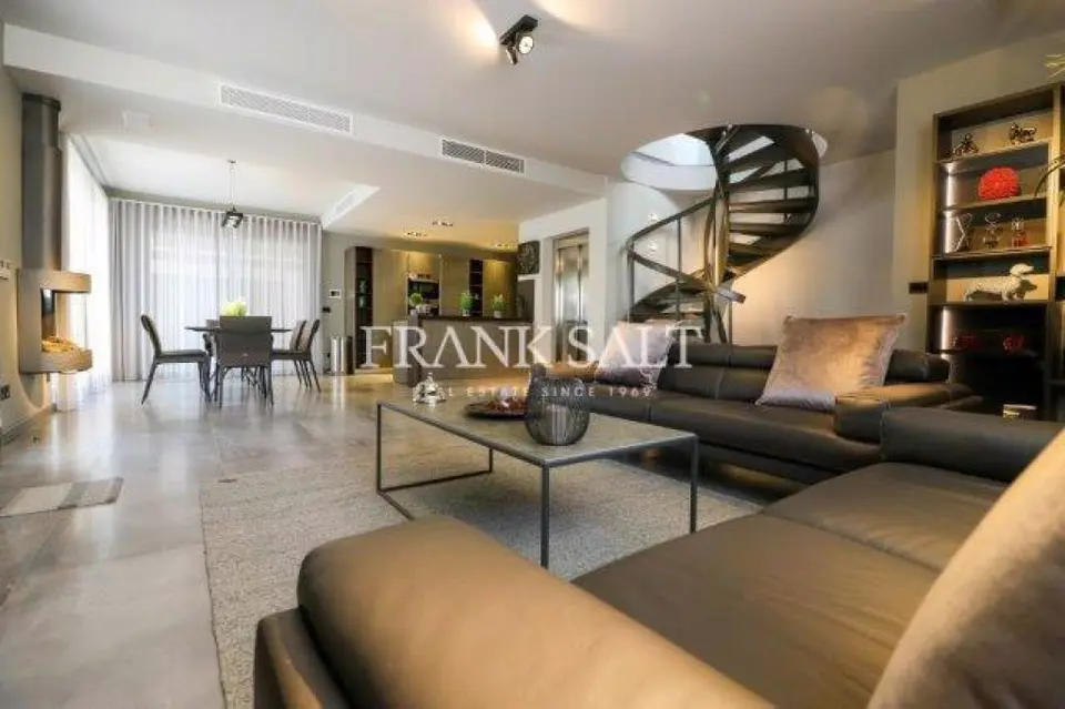Swieqi, Semi-detached Villa
