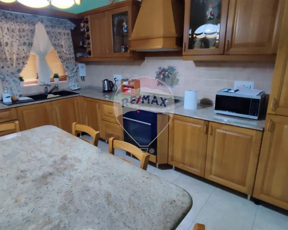 2 bedroom Terraced House to rent in Kalkara