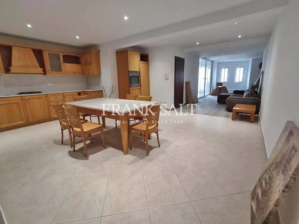 Mgarr, Apartment