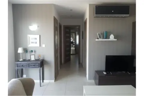 2 bedroom Penthouse to rent in San Pawl tat Targa