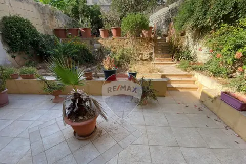 3 Bedroom Town House For Sale in Sliema