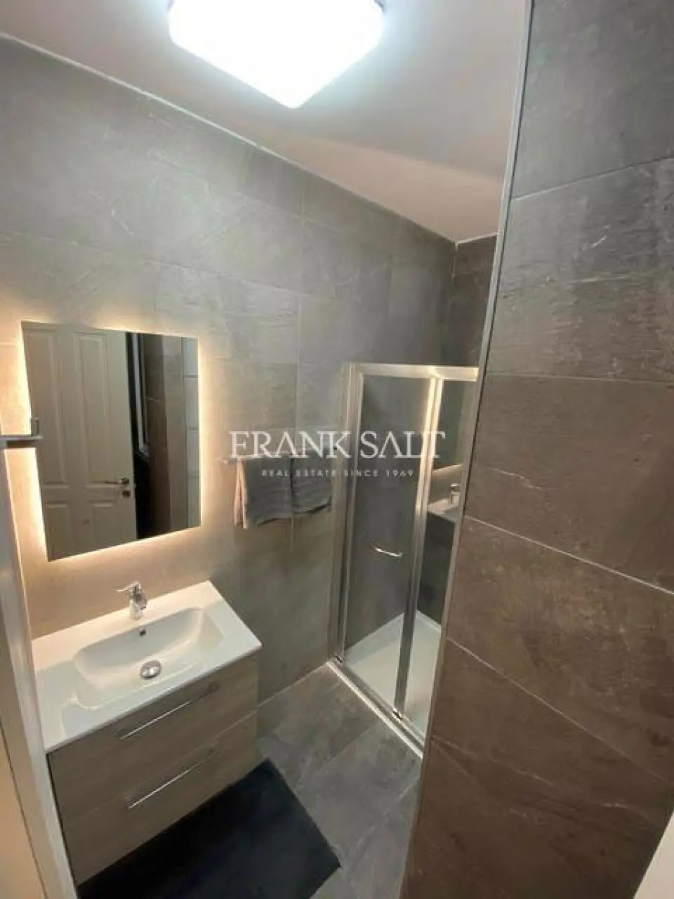 Bahar ic-Caghaq, Apartment