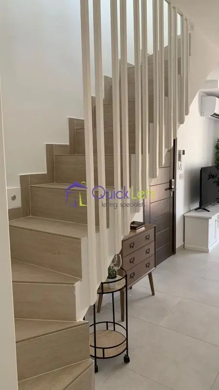 2 bedroom Penthouse to rent in Gzira