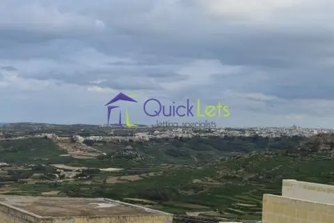 4 bedroom Townhouse to rent in Gozo - Zebbug