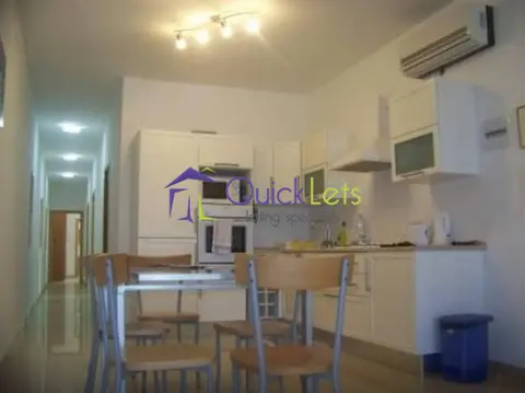 1 bedroom Room to rent in Swieqi