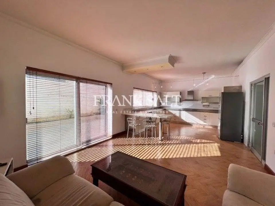 Gzira, Villa