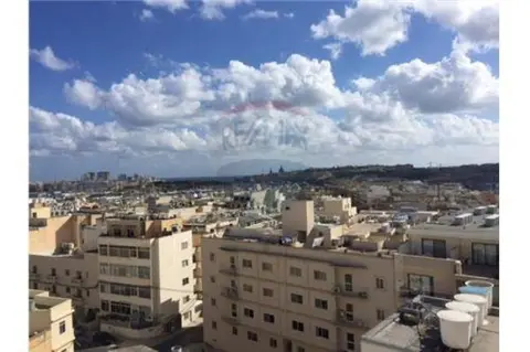 1 bedroom Penthouse to rent in Msida