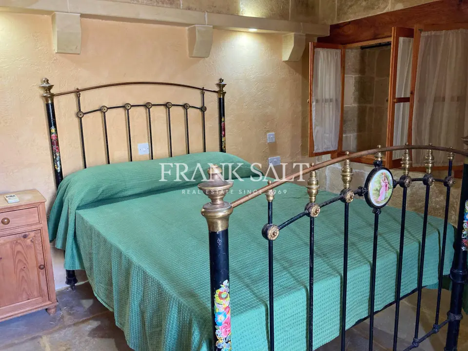 Xaghra, Furnished Farmhouse