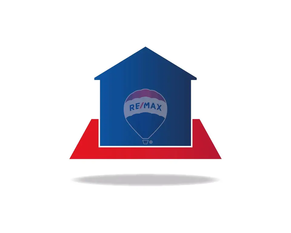 Garage (Residential) for sale in Paola