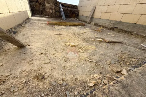 2 Bedroom Penthouse For Sale in Gozo - Ghajnsielem