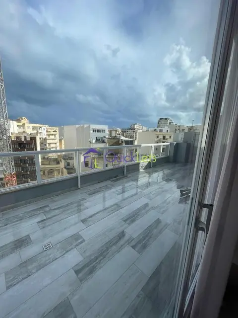 1 bedroom Penthouse to rent in Sliema
