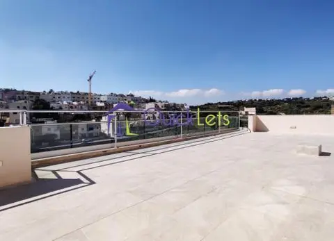 8 bedroom Semi Detached Villa  to rent in Swieqi