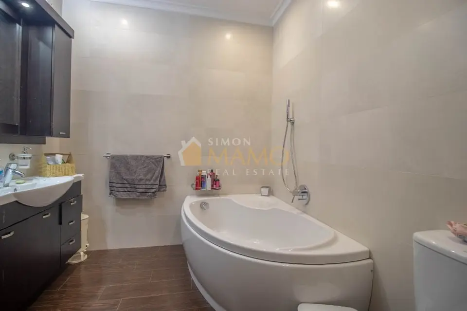 Modern Maisonette
