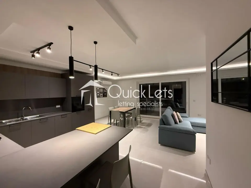 3 bedroom Apartment to rent in Pembroke