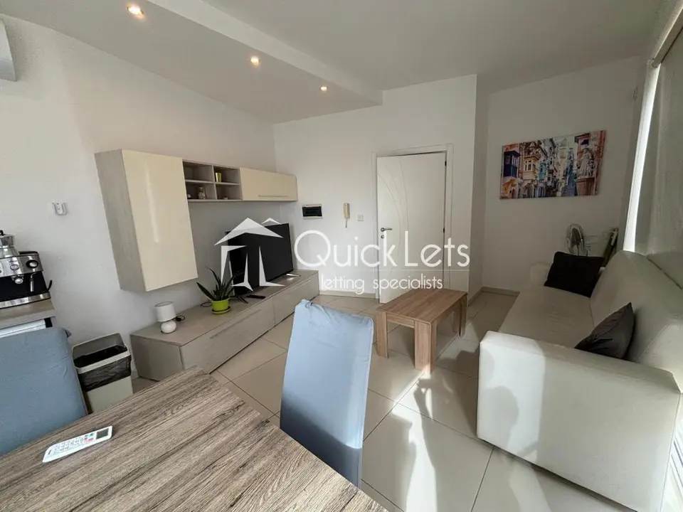 1 bedroom Penthouse to rent in Gzira