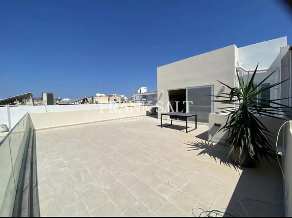 Mosta, Furnished Duplex Penthouse