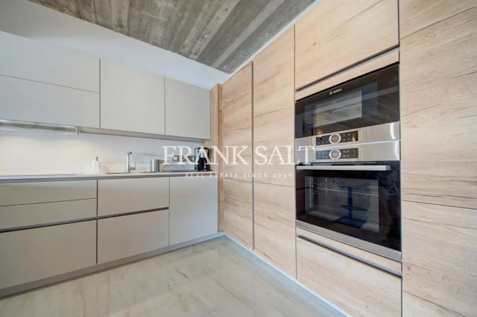 Sliema, Penthouse