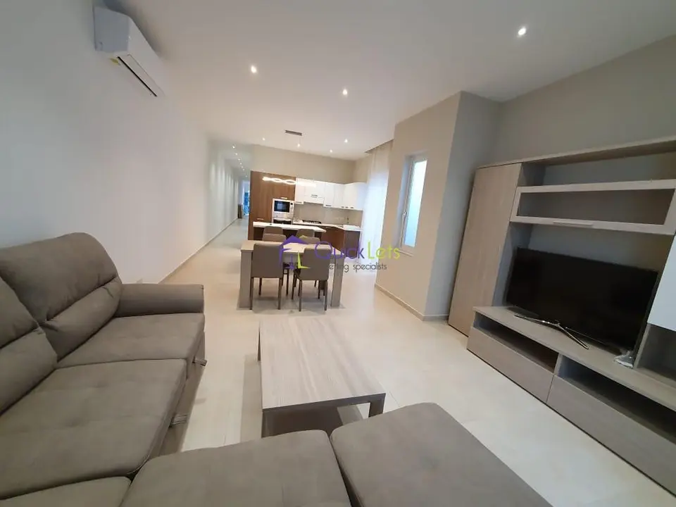 3 bedroom Maisonette to rent in Gharghur
