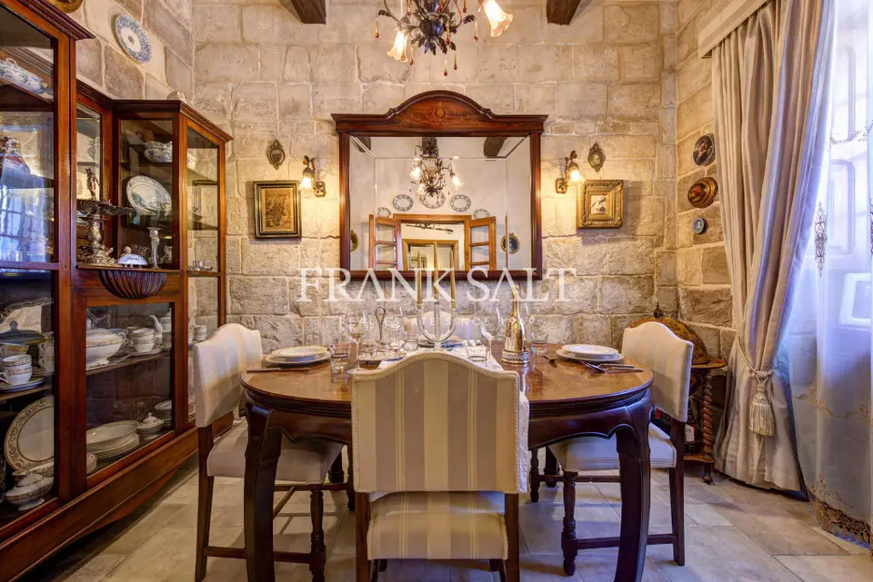 Attard, Furnished Town House