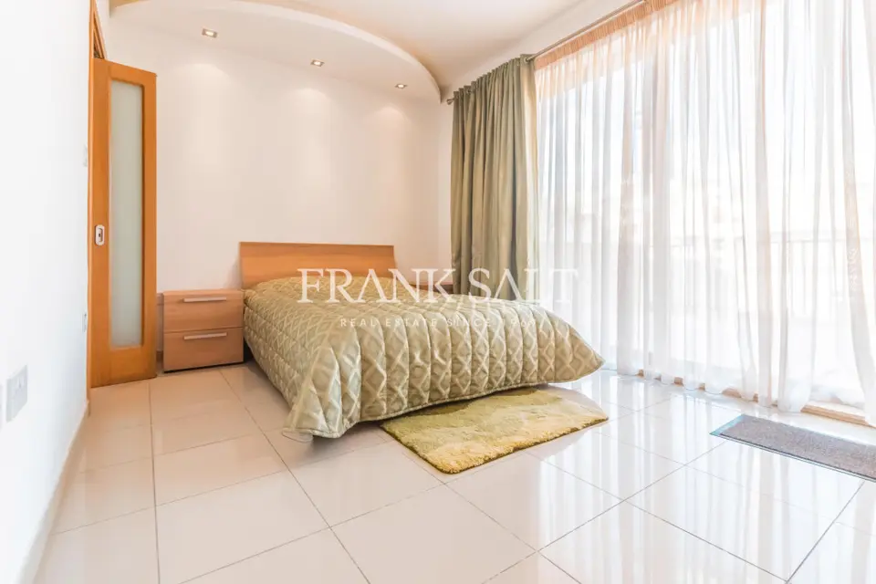 St Julians, Furnished Duplex Apartment