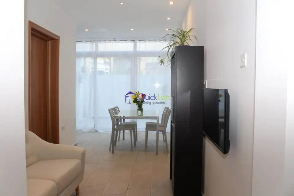 2 bedroom Maisonette to rent in Gzira