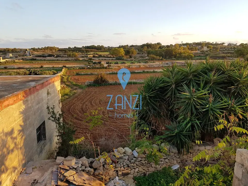 Farmhouse for sale in Marsaskala