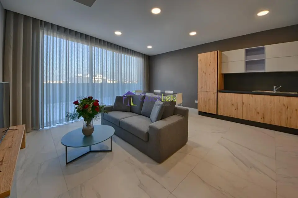 2 bedroom Penthouse to rent in Mosta