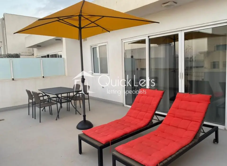 2 bedroom Penthouse to rent in Gzira