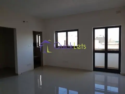 3 bedroom Terraced House to rent in Zebbug