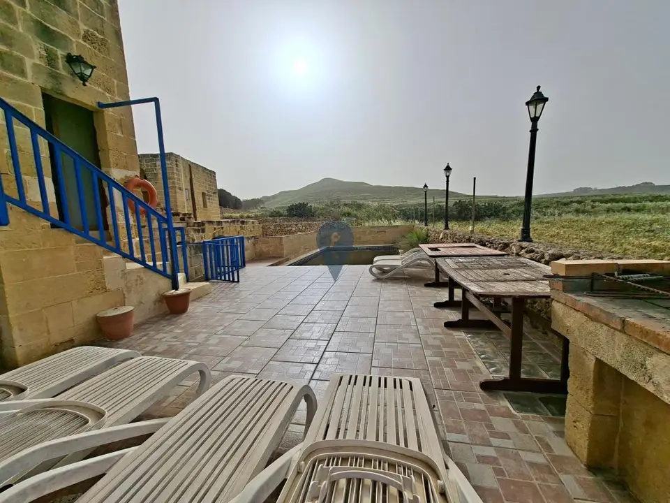 5 bedroom Farmhouse for sale in Gozo - San Lawrenz