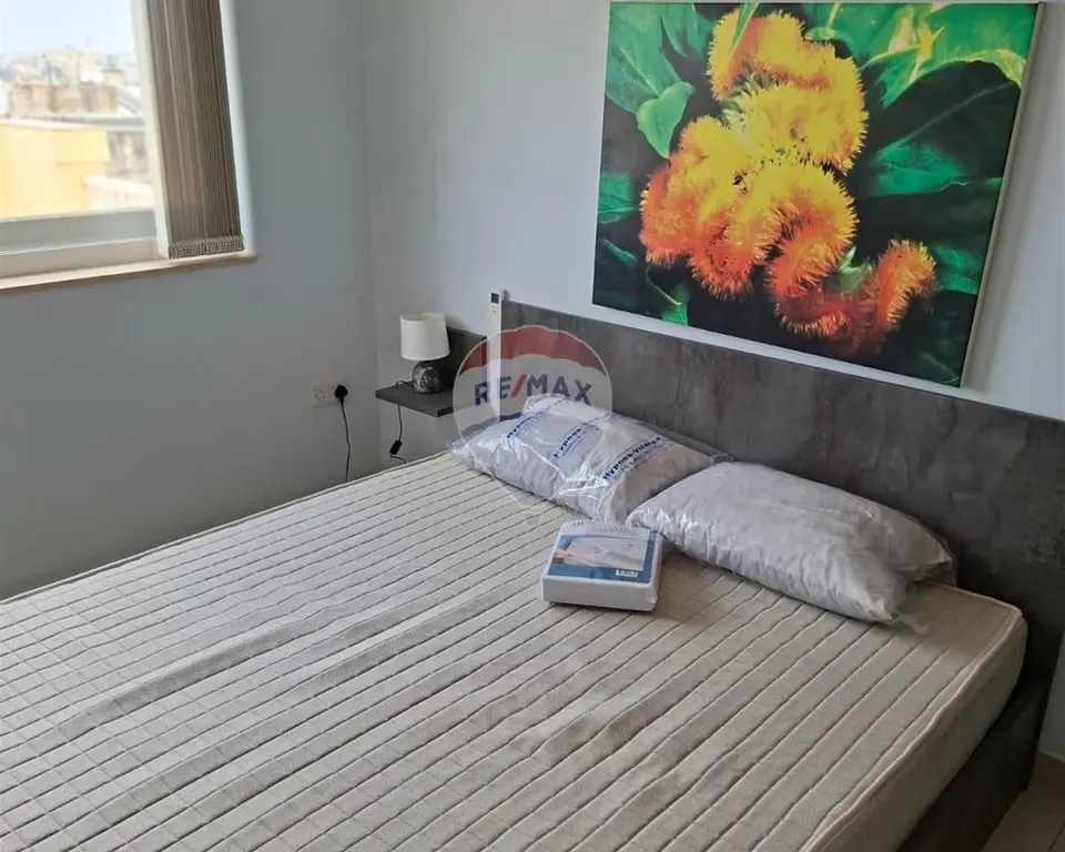 1 bedroom Penthouse to rent in Hamrun