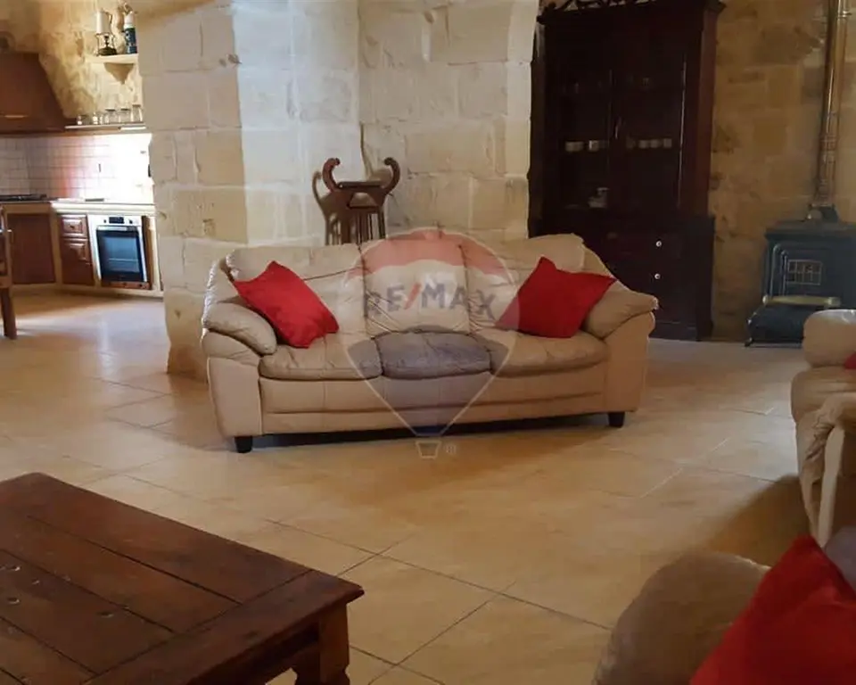 4 bedroom Farmhouse to rent in Gozo - Xewkija
