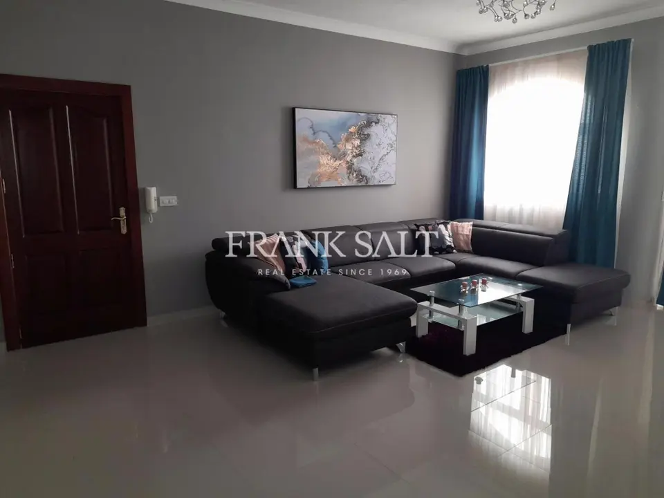Victoria, Furnished Apartment