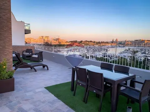 3 bedroom Penthouse to rent in Gzira