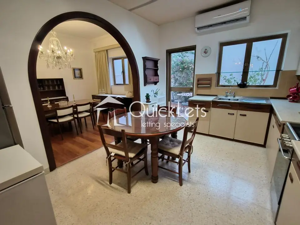3 bedroom Terraced House to rent in Santa Lucia