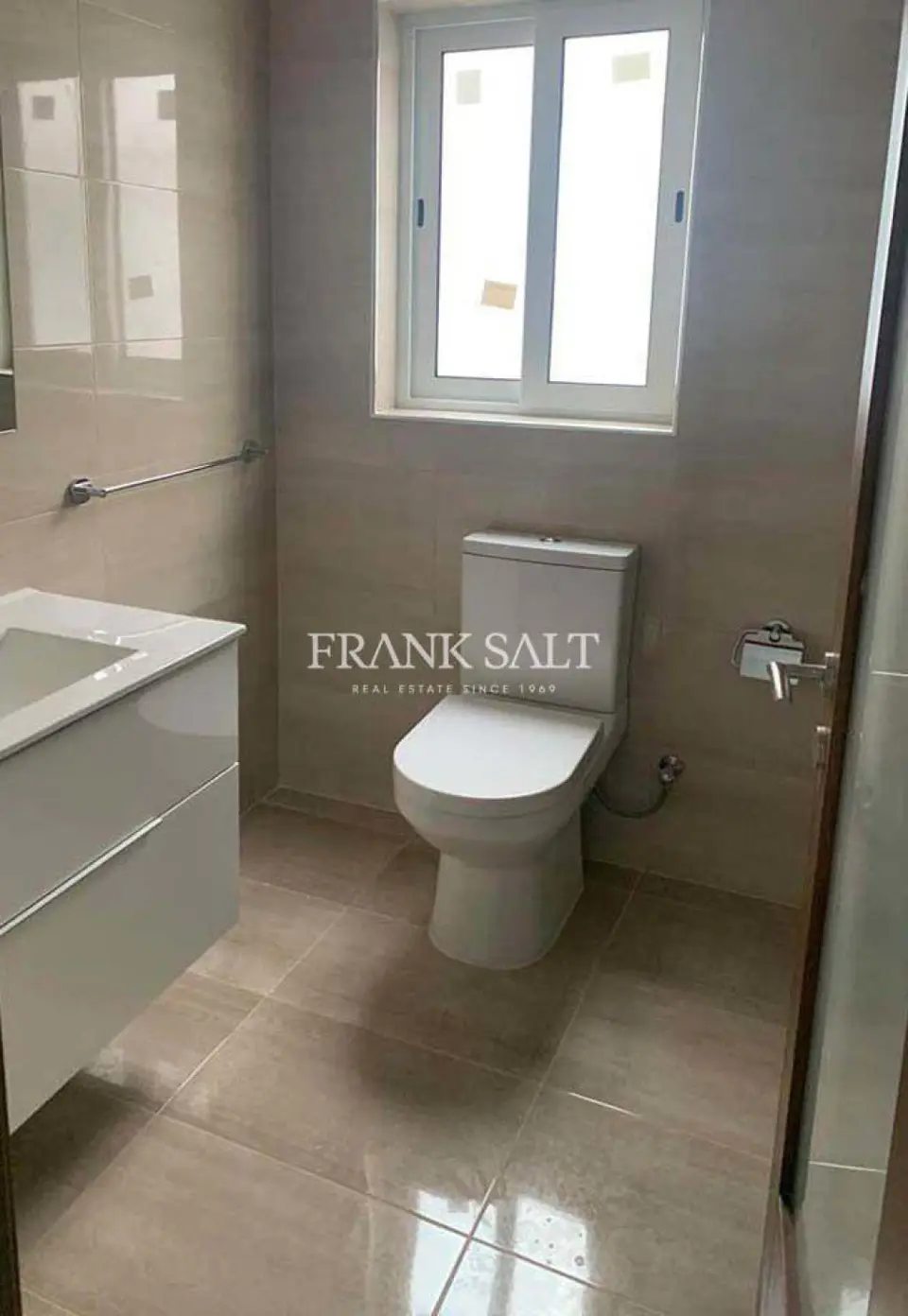 Qawra, Furnished Apartment