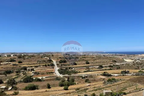 3 Bedroom Apartment To Rent in Gharghur