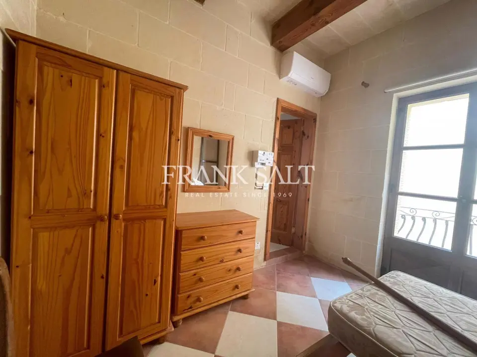 Qala, Furnished House of Character