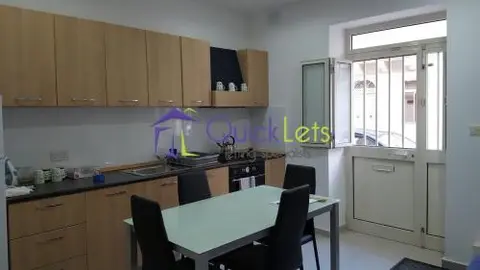 2 bedroom Maisonette to rent in Gzira