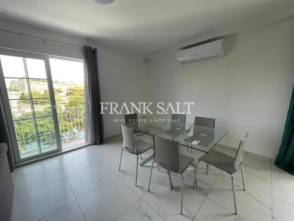 Pieta, Apartment