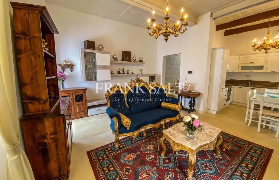 Mosta, Furnished Townhouse