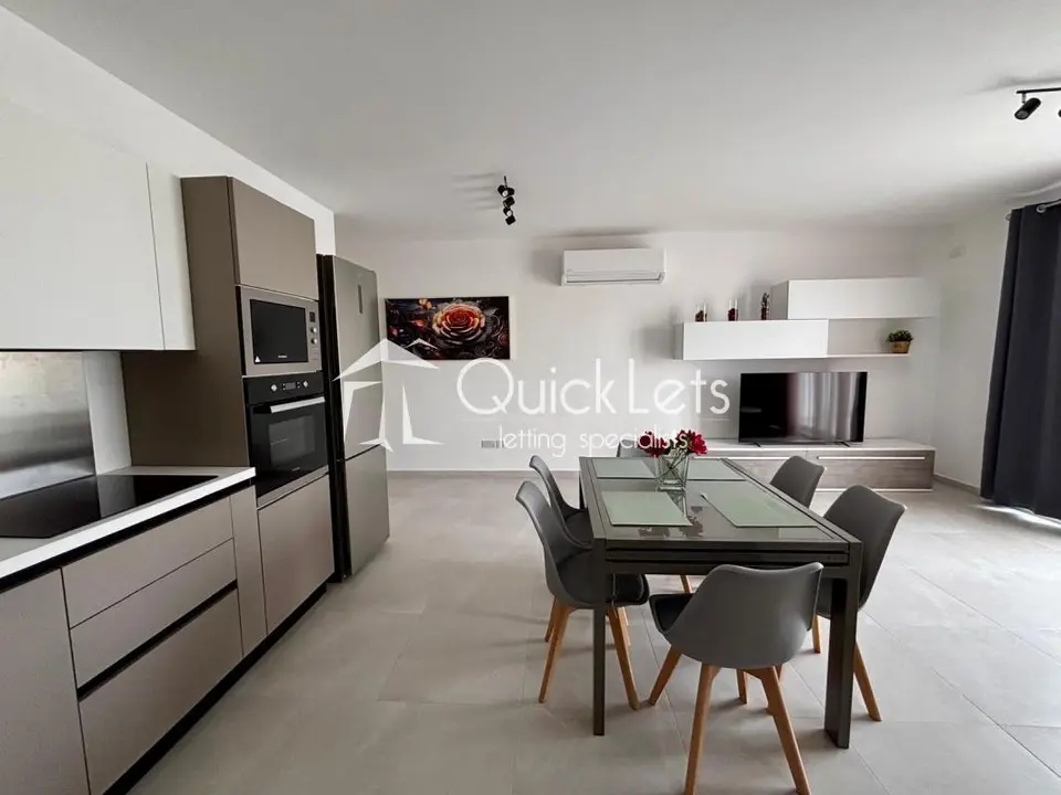 3 bedroom Penthouse to rent in Tarxien
