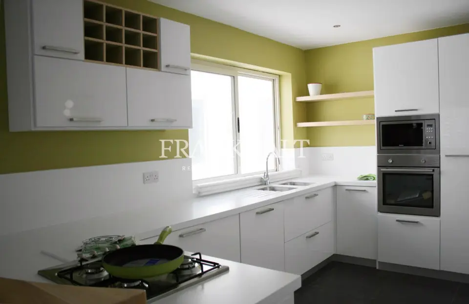 Swieqi, Furnished Penthouse
