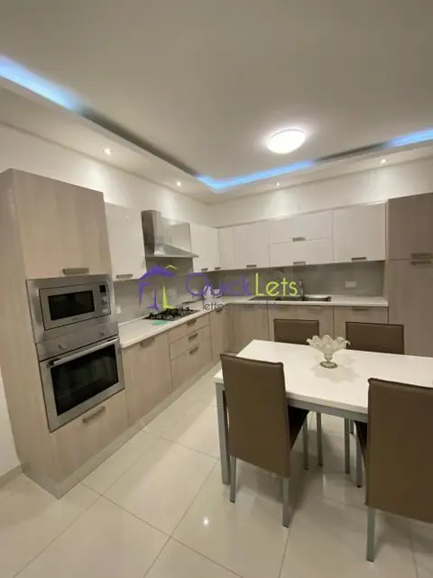 3 bedroom Maisonette to rent in Mosta