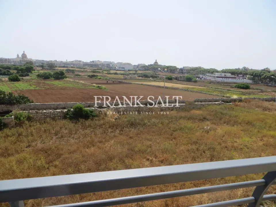 Fgura, Furnished Apartment