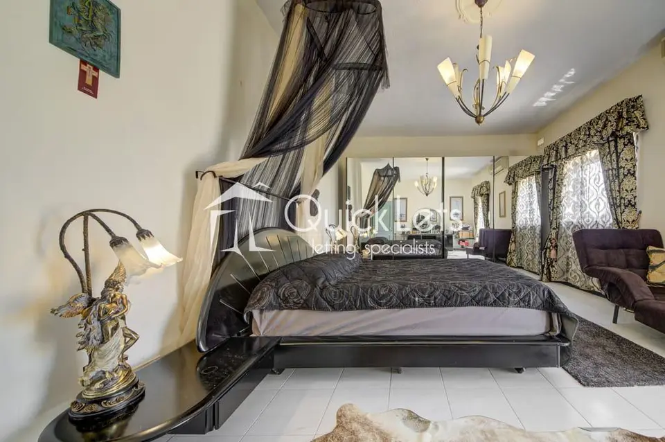 4 bedroom Semi Detached Villa  to rent in Pembroke