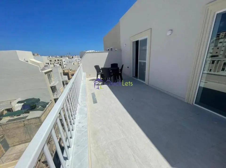 1 bedroom Penthouse to rent in Gzira