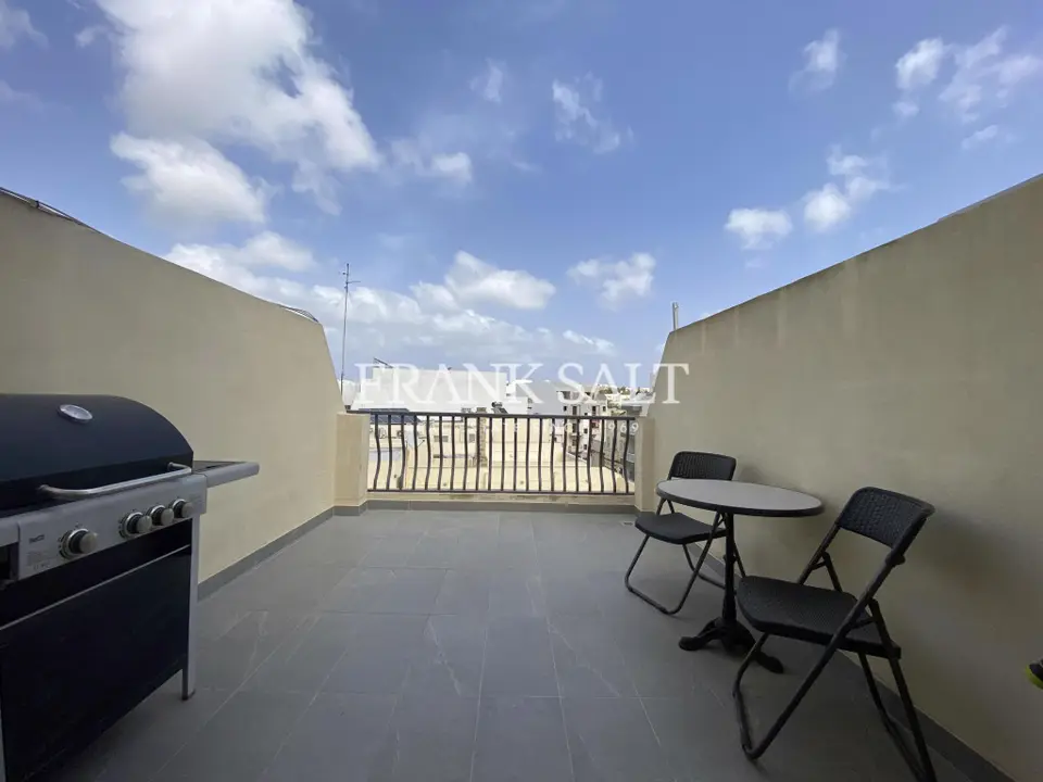Qormi, Furnished Penthouse